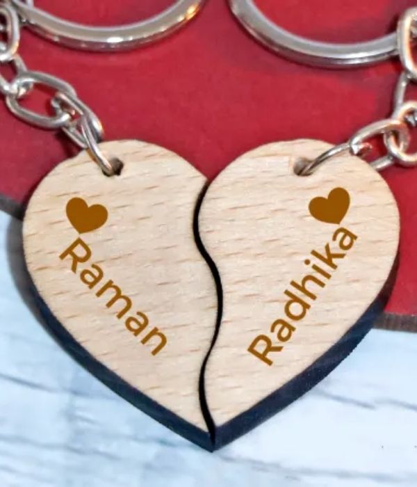 Customized dual heart valentine keychain for couples