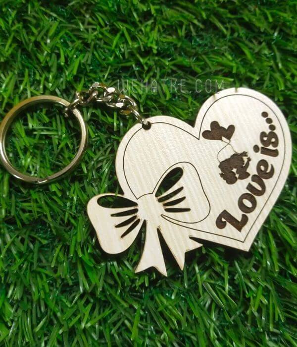 Customized gift love keychain for valentine